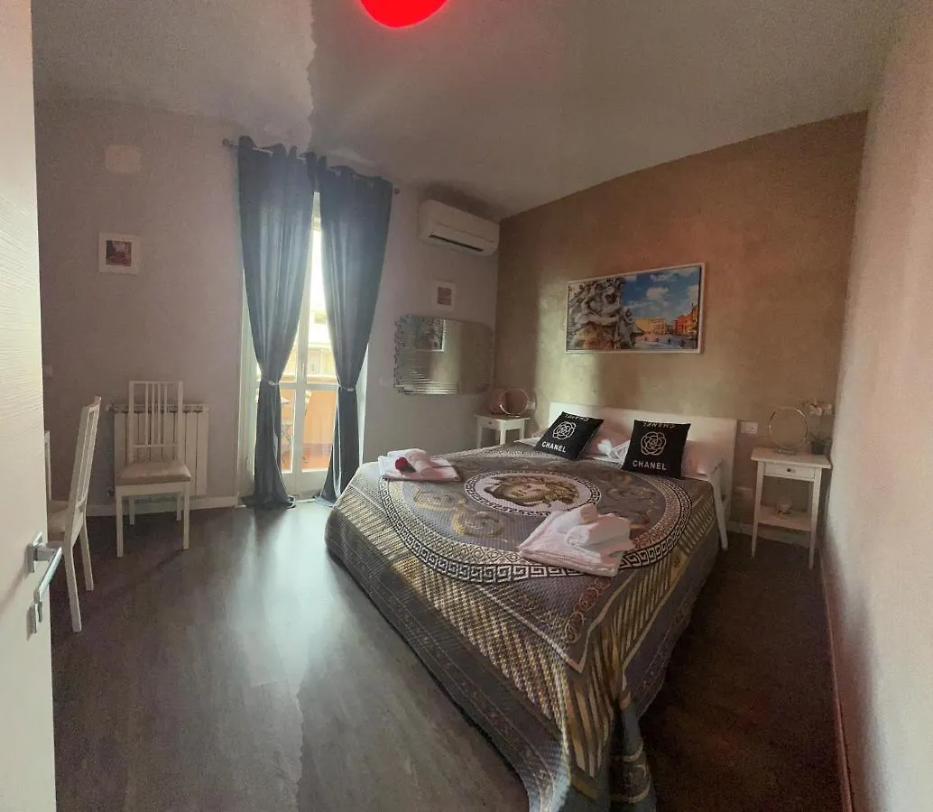 A 2 Passi Dai Musei Luxury Guest House contacts